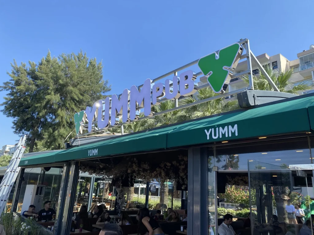 İzmir kutu harf tabela