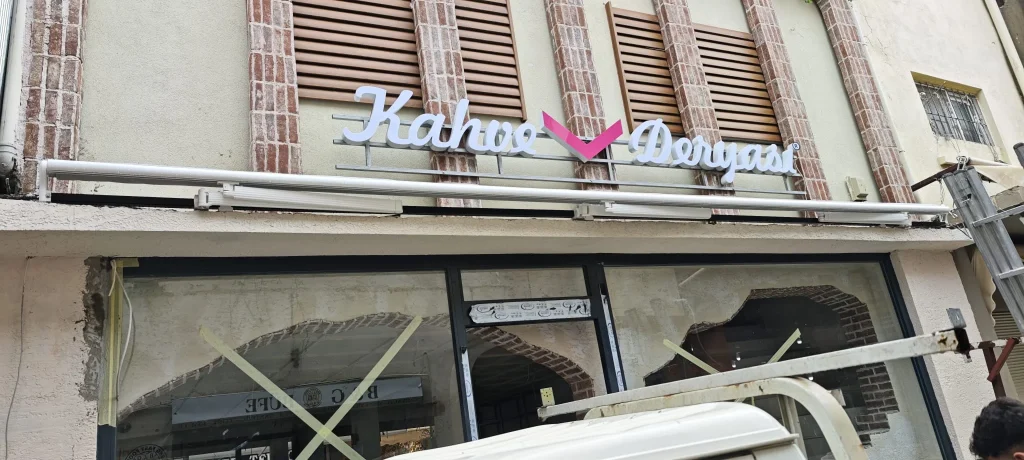 İzmir kompozit kutu harf tabela