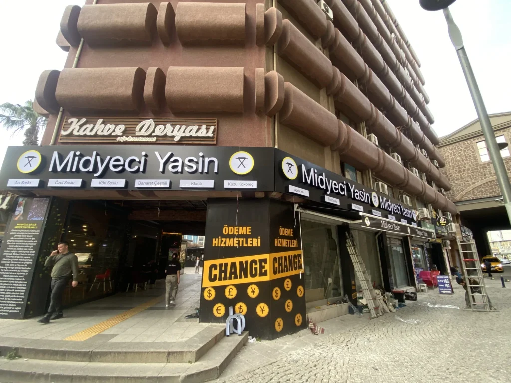 İzmir kompozit kutu harf tabela