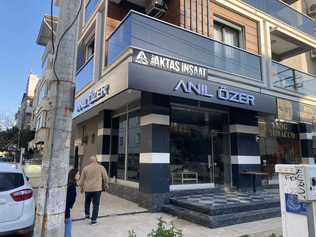 İzmir kompozit kutu harf tabela