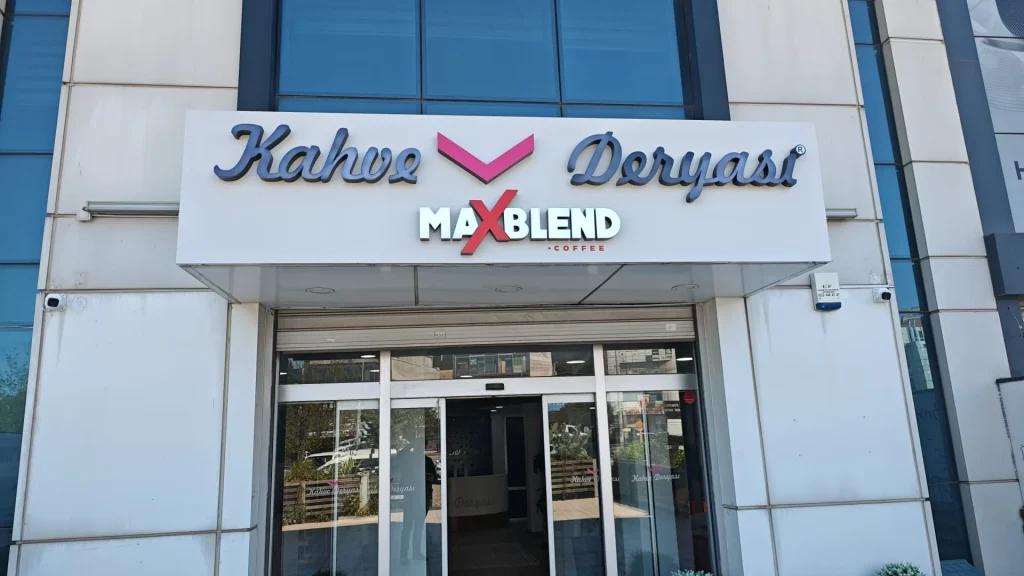 İzmir kompozit kutu harf tabela
