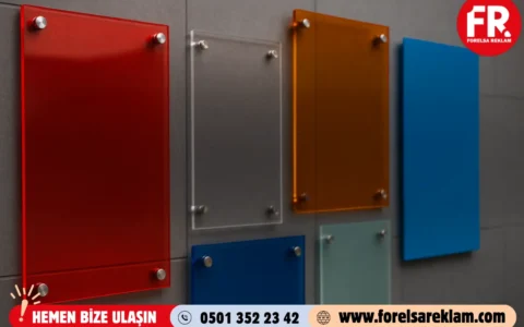 Pleksi Tabelalarda Renk ve Şeffaflık Tercihleri